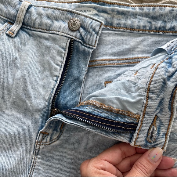Old Navy High Rise light wash jean shorts - Picture 3 of 5